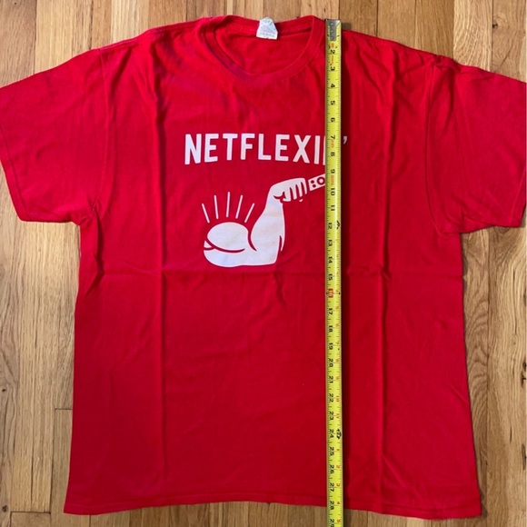 Netflexin' Mens Red T-shirt - Picture 5 of 6